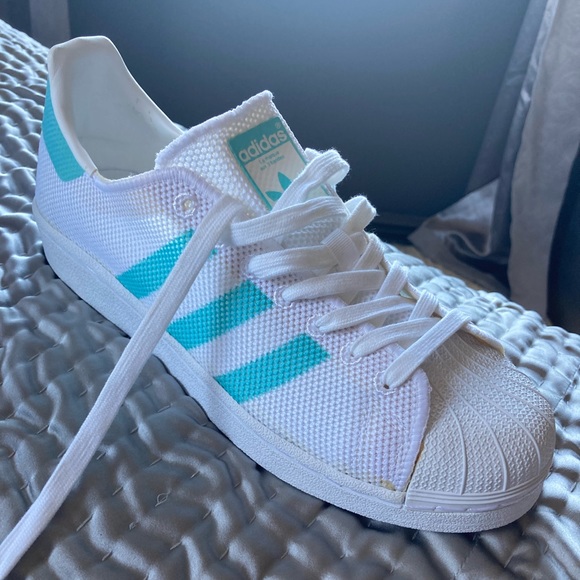 Adidas Women’s Size 8.5 “Tiffany” blue accented, white shelltops - Picture 1 of 5